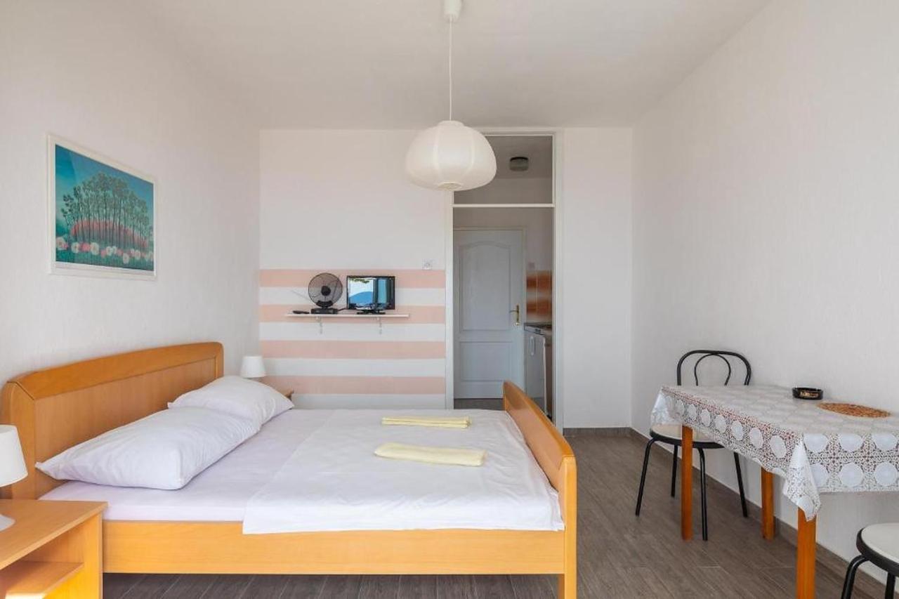 Apartments Roza Omis Ngoại thất bức ảnh