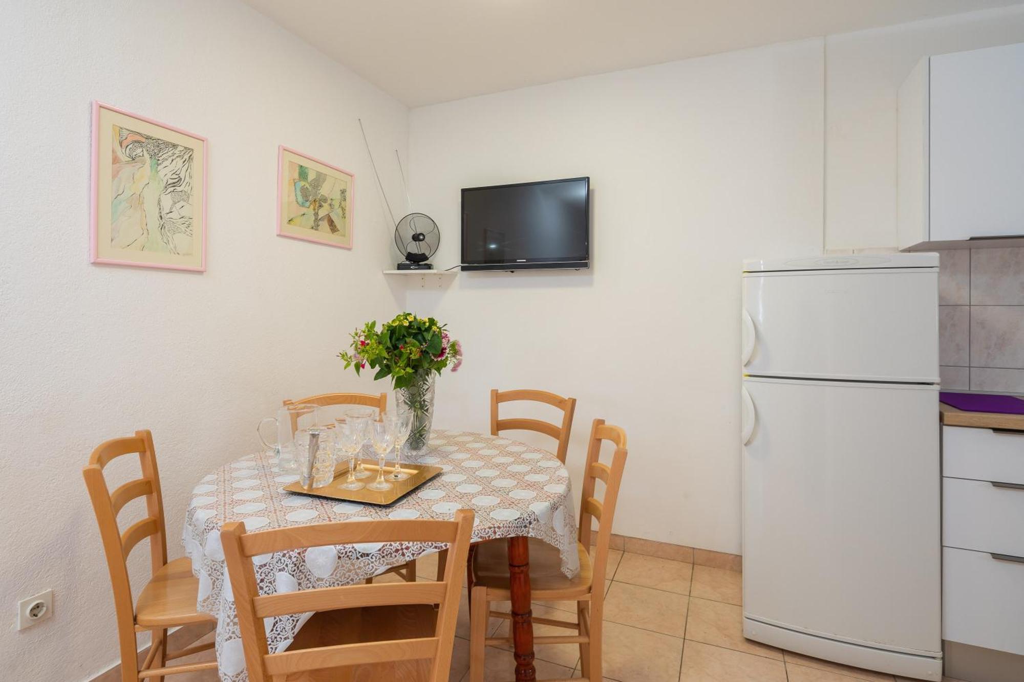 Apartments Roza Omis Ngoại thất bức ảnh