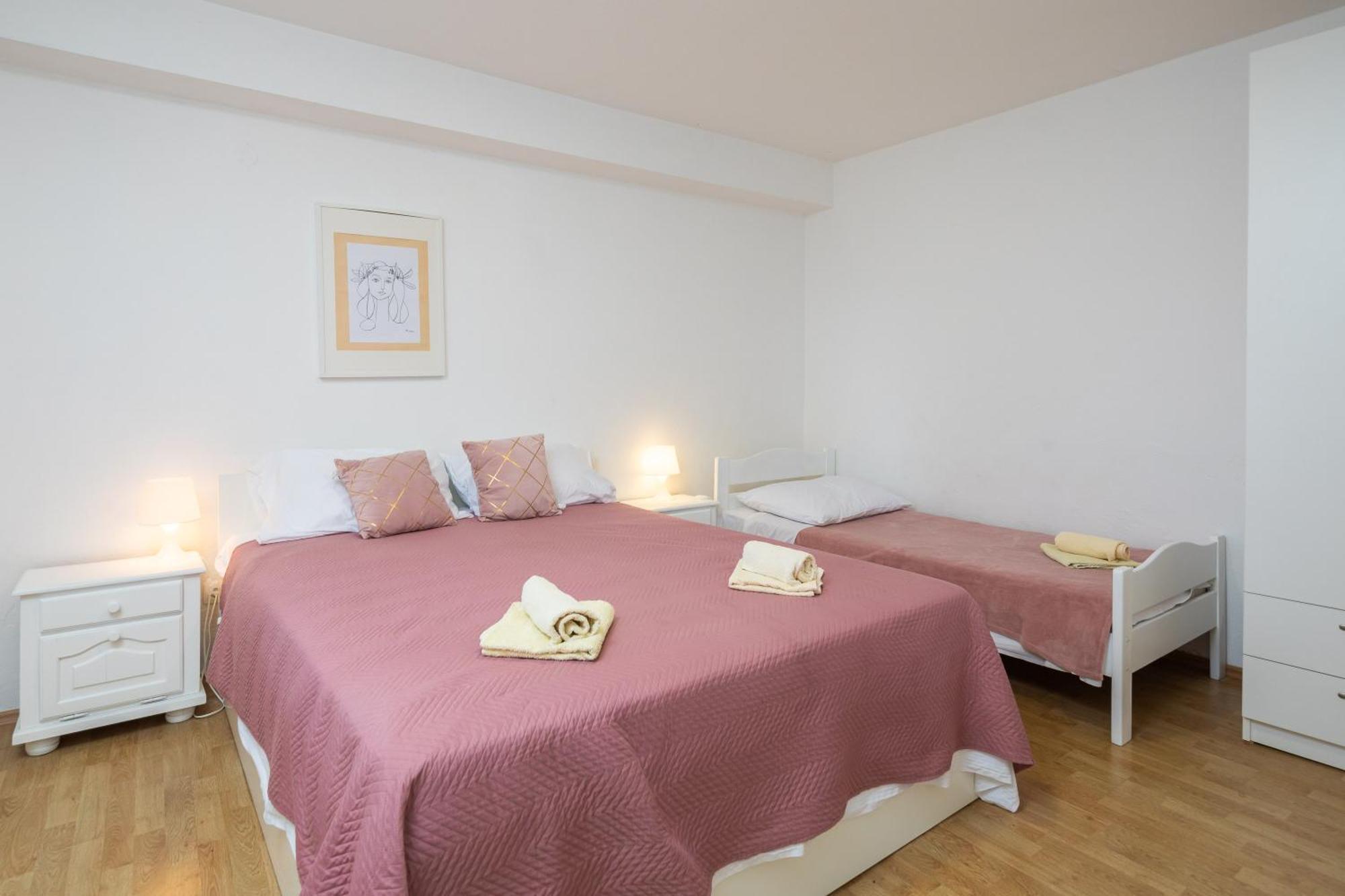 Apartments Roza Omis Ngoại thất bức ảnh