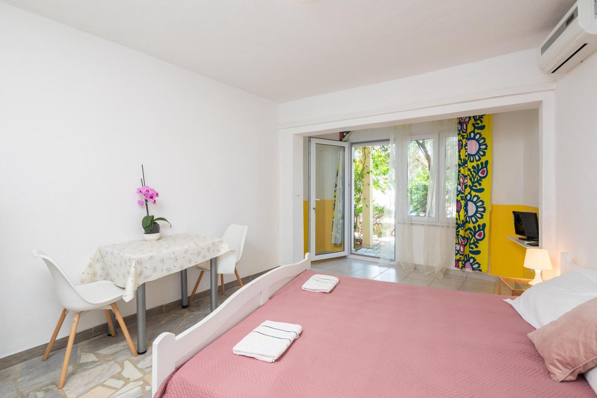 Apartments Roza Omis Ngoại thất bức ảnh