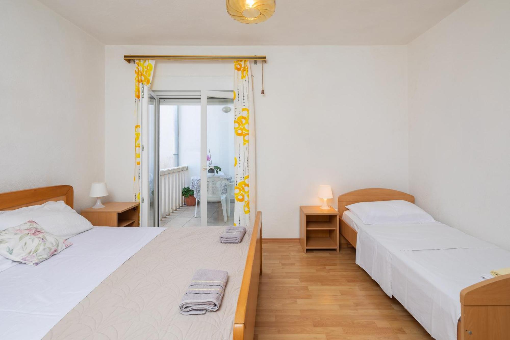 Apartments Roza Omis Ngoại thất bức ảnh