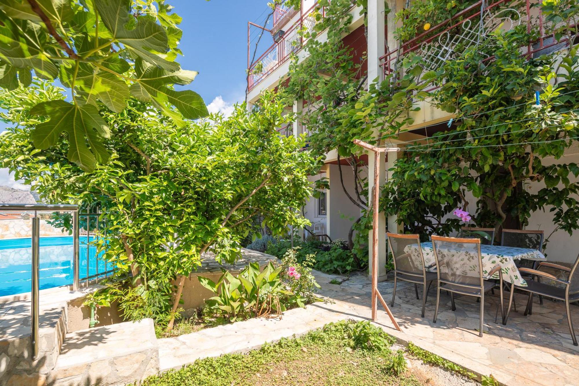 Apartments Roza Omis Ngoại thất bức ảnh